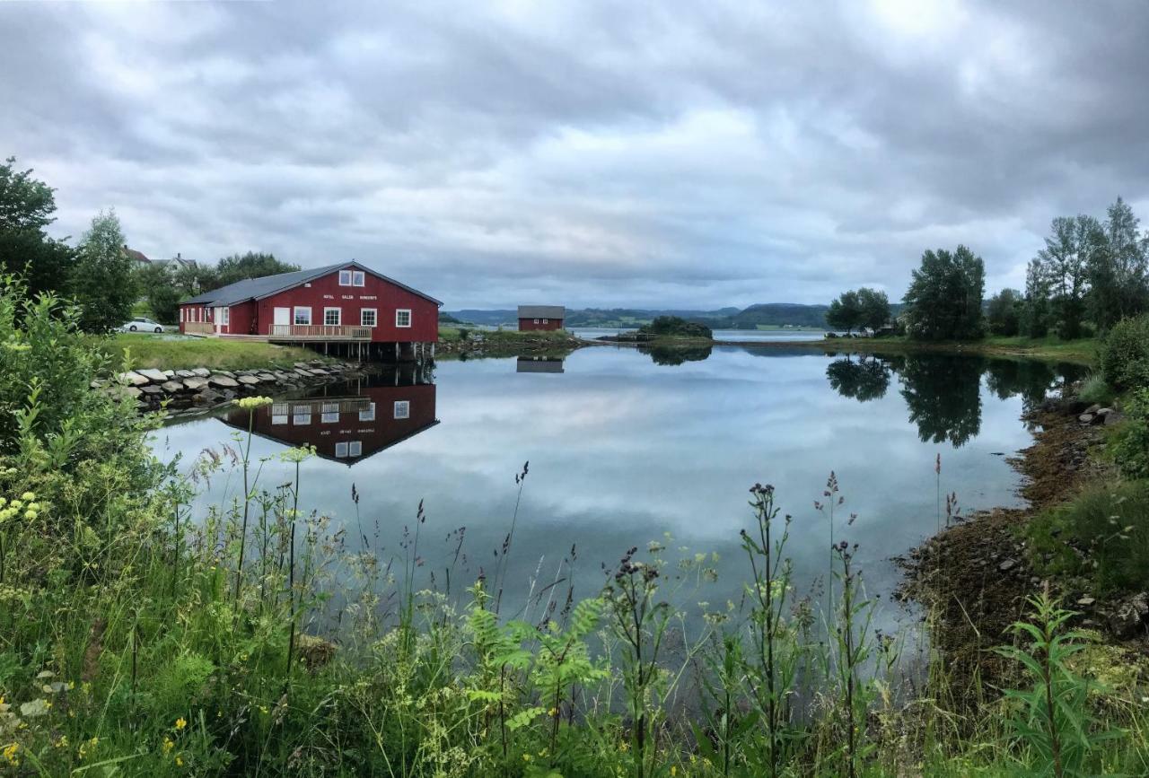 Saga, Badehotell Med Sauna Og Badebrygge - Inderoy Straumen  Bagian luar foto